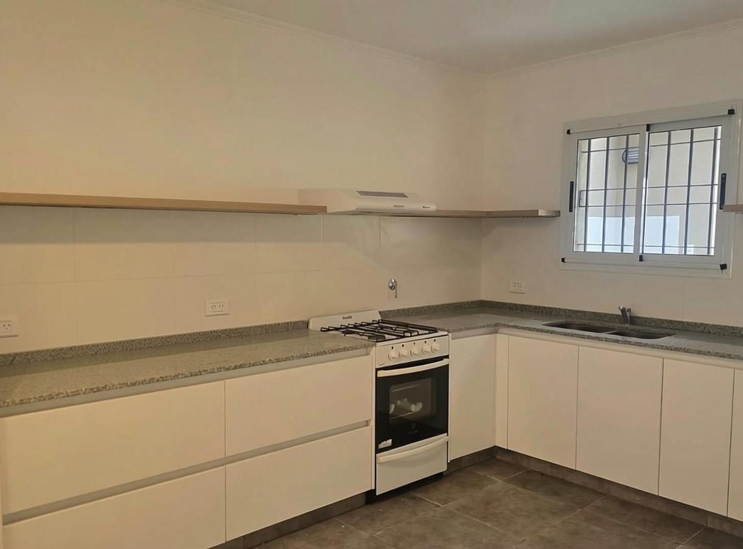 Foto de CASA CÉNTRICA EN VENTA - CAÑUELAS, imagen 4