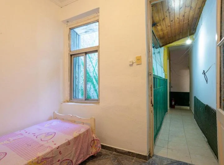 Venta dpto 6 amb. 2 piso por escalera San Nicolas. 5