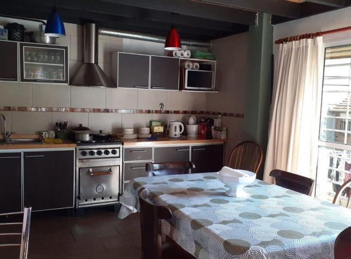 HERMOSO Y CÁLIDO LOFT FRENTE A PLAZA CON COCHERA 2