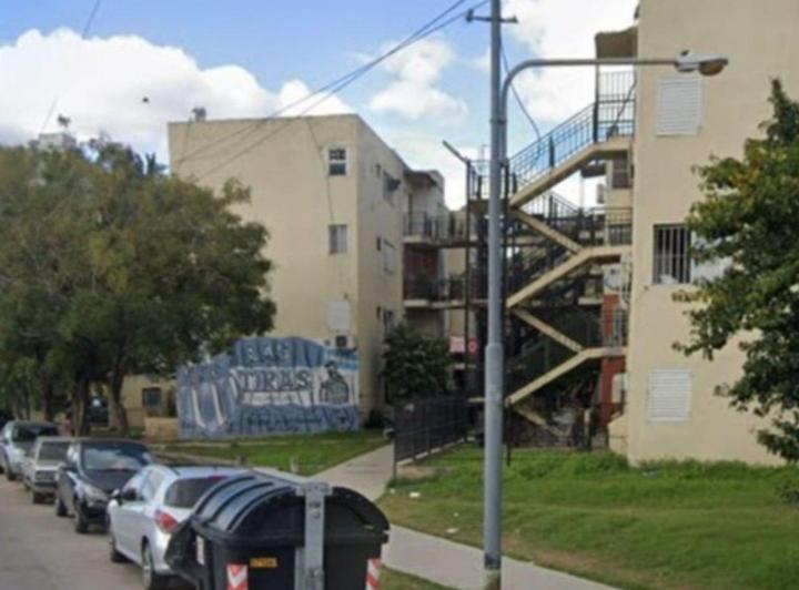 DEPARTAMENTO 3 AMBIENTES R.TRIANA Y  AV. LACARRA 4