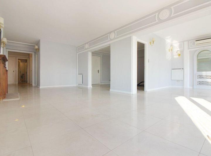 OPORTUNIDAD IMPECABLE PISO ENTERO ,ALTO ,FRENTE 5