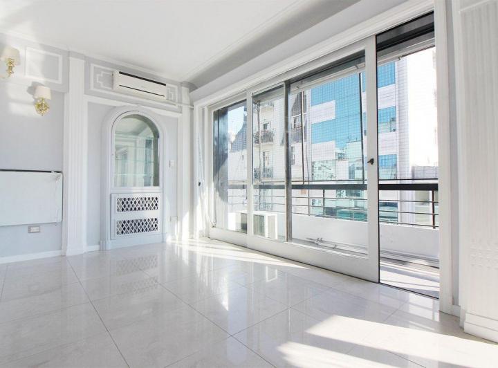 OPORTUNIDAD IMPECABLE PISO ENTERO ,ALTO ,FRENTE 4