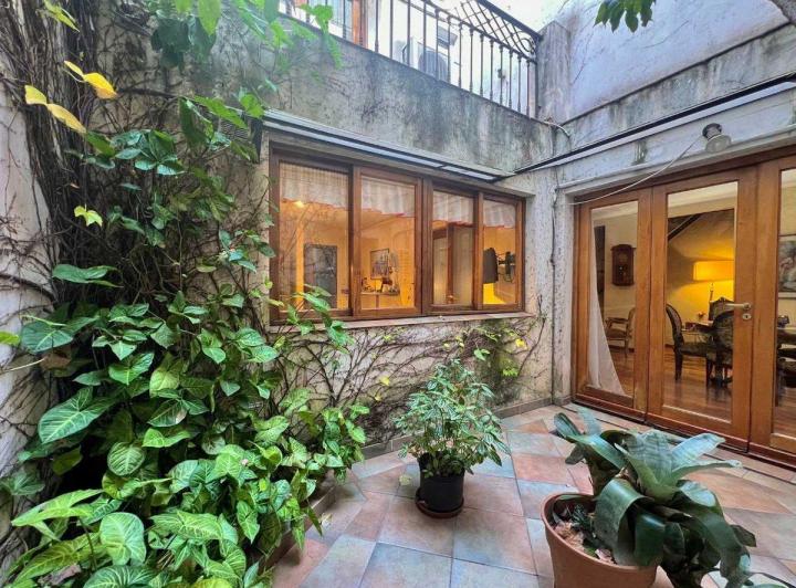 CASA TRIPLEX 7 AMB C/JARDIN (LOTE PROPIO) EN BOEDO 5