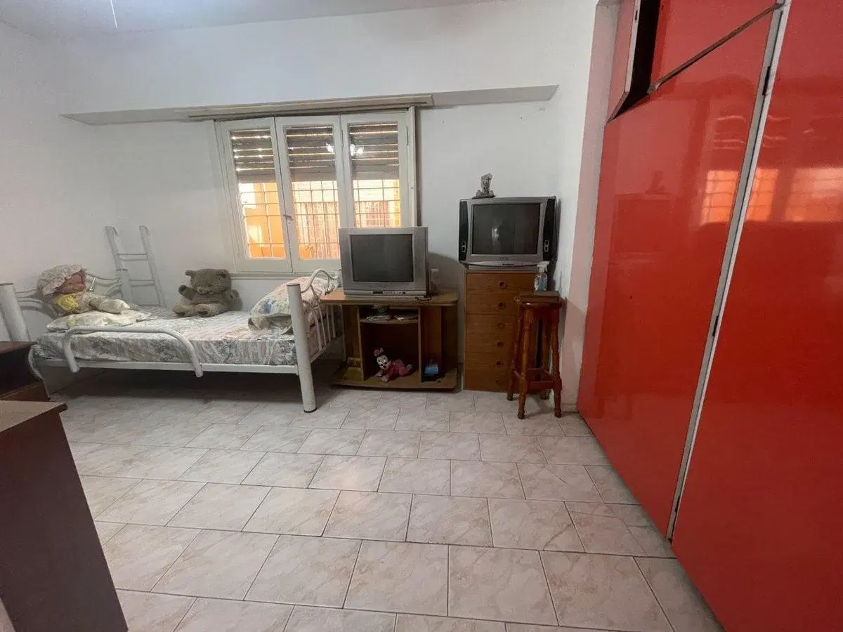 VENTA CASA CON PILETA APTO CREDITO LOMAS DE ZAMORA 5