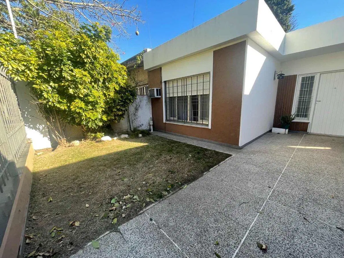 VENTA CASA CON PILETA APTO CREDITO LOMAS DE ZAMORA 4