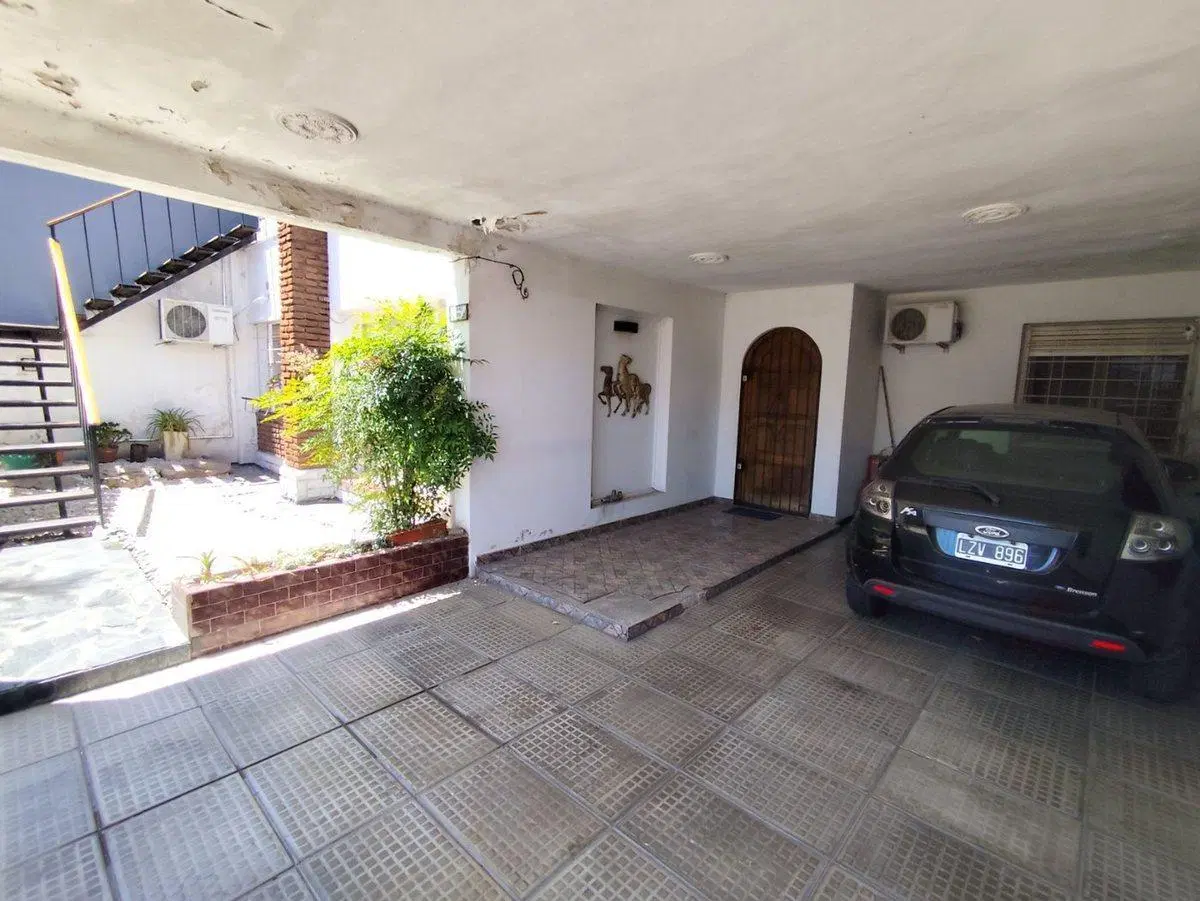 PH VENTA MORON 4 AMB PATIO PARRILLA COCHERA 2
