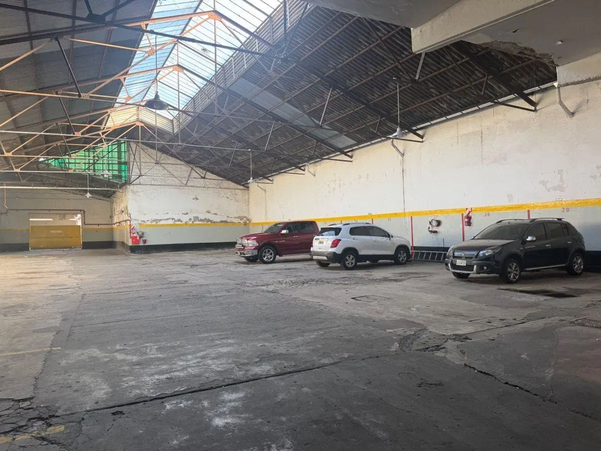 BOEDO | LOCAL / DEPÓSITO 1.090 m² ENTRADA CAMIÓN 2