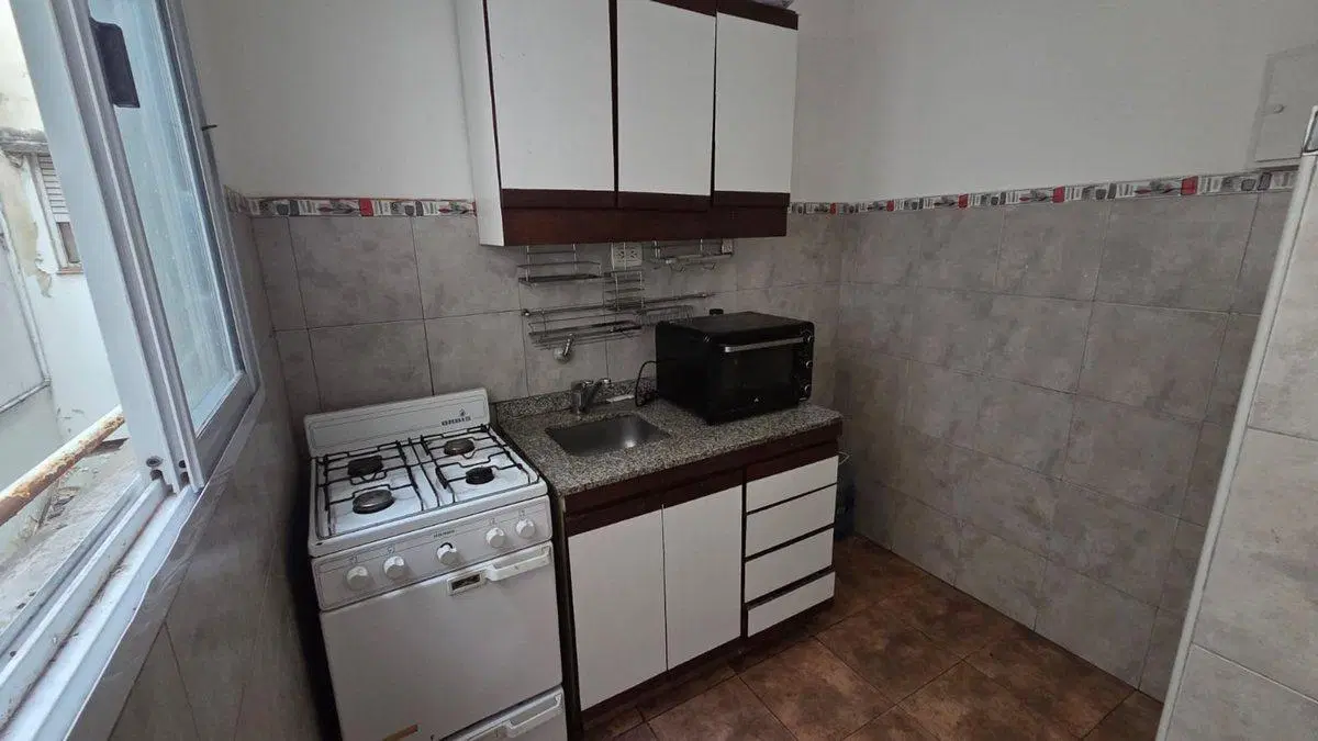 VENTA DEPARTAMENTO 2 AMBIENTES FLORES 5