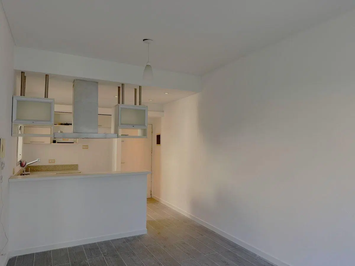 ALQUILER Departamento de 2 Ambientes con Balcón 4