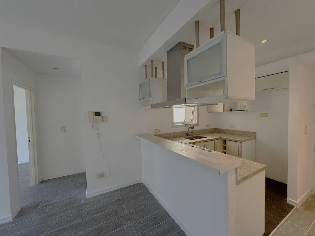 ALQUILER Departamento de 2 Ambientes con Balcón 5