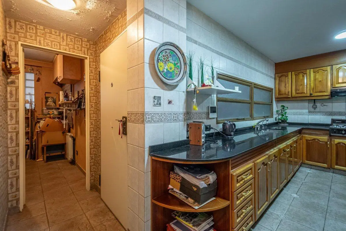 Departamento VENTA 5 Ambientes Dependencia Cochera 5