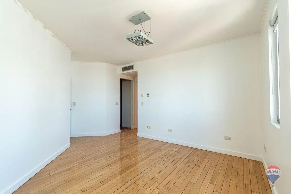 VENTA DEPTO.  DÚPLEX  4 AMB 2 COCHERAS PTO. MADERO 2