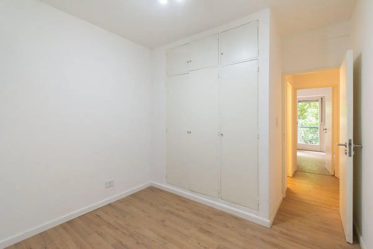 VENTA DEPTO 3 AMB. CON BALCON AL FRENTE RECOLETA 4