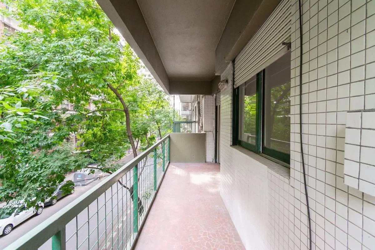 VENTA DEPTO 3 AMB. CON BALCON AL FRENTE RECOLETA 8
