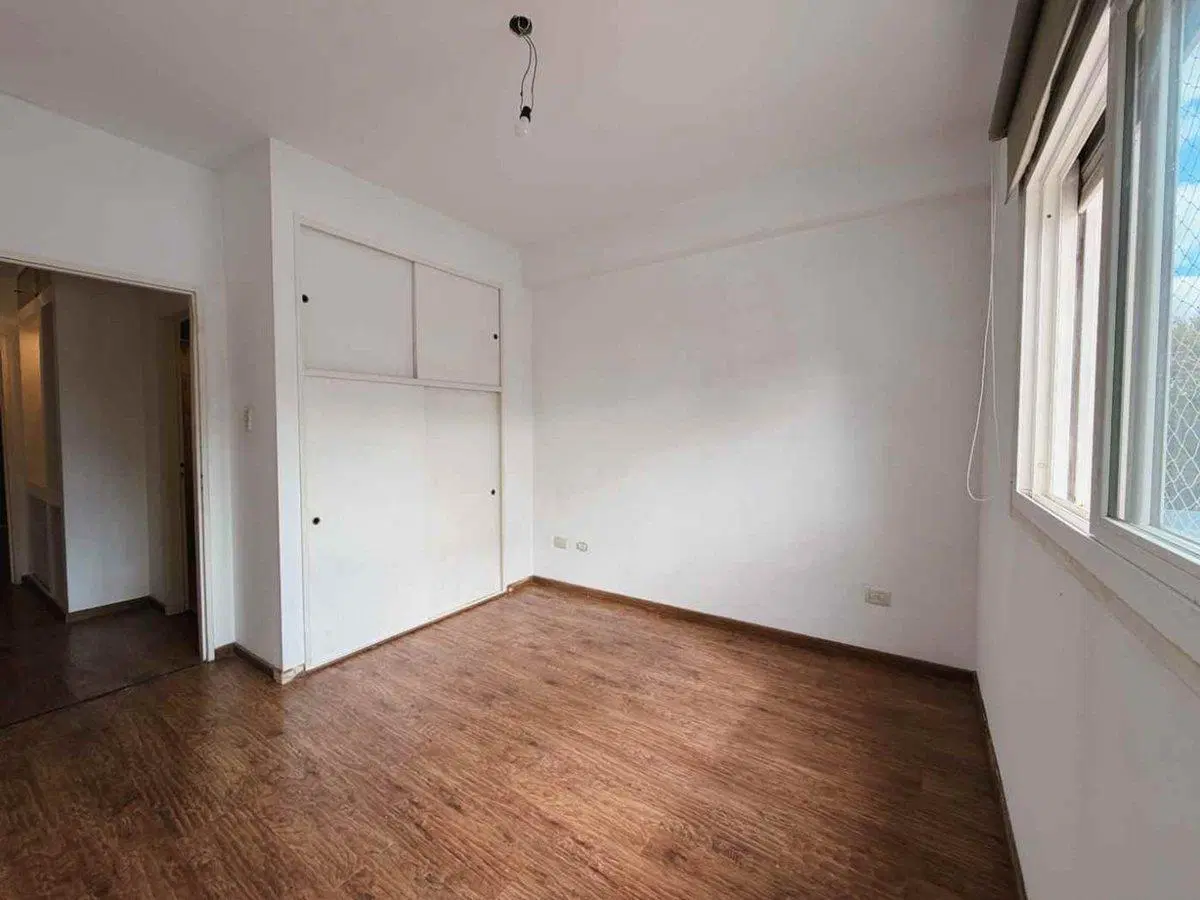 VENTA 3 AMB CON BALCON Y COCHERA BARRIO FLORES 5