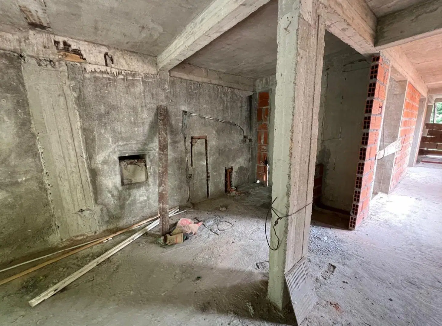 VENTA MONOAMBIENTE EN POZO EN MONTE GRANDE 5