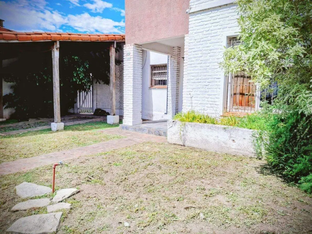 VENTA CASA EN PH 3 DORMITORIOS JARDIN COCHERA 3