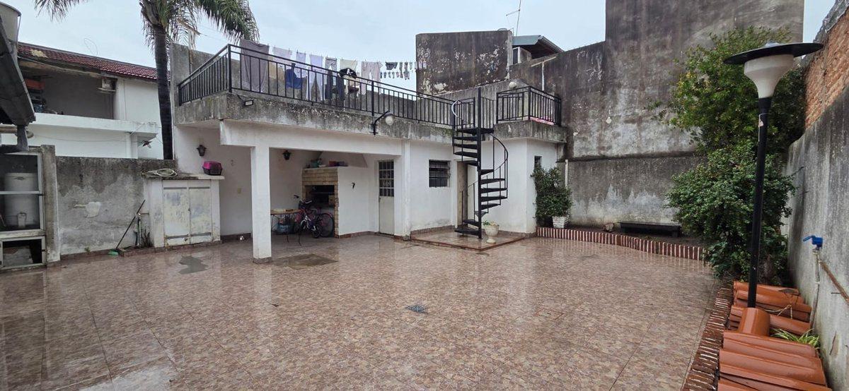 VENTA CASA 3 AMB SAN JUSTO COCHERA PATIO LAVADERO