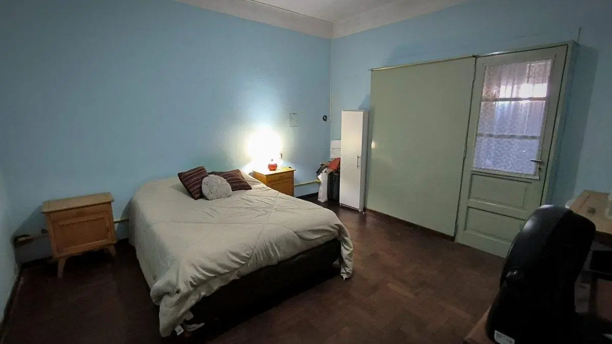 VENTA CASA BERNAL OESTE AMPLIO LOTE QUILMES 4