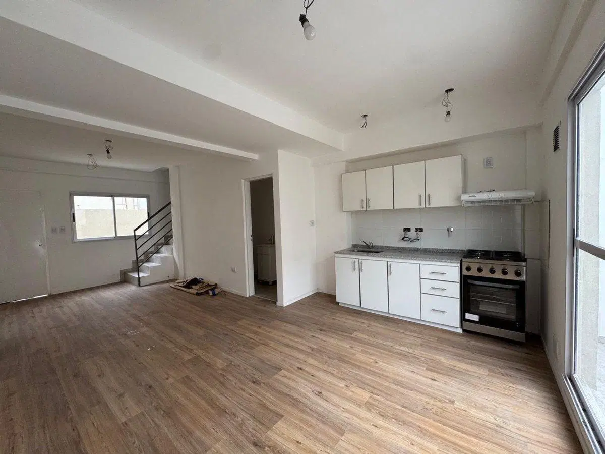 VENTA PH 4 AMBIENTES, TERRAZA,PARRILA V.SARSFIELD 5