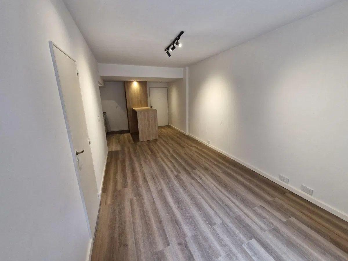 DEPARTAMENTO MONOAMBIENTE CON PATIO EN RECOLETA 3