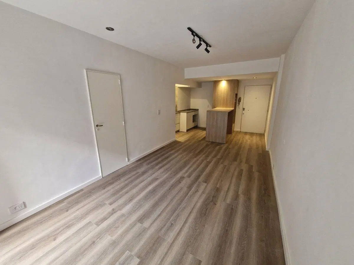 DEPARTAMENTO MONOAMBIENTE CON PATIO EN RECOLETA 5