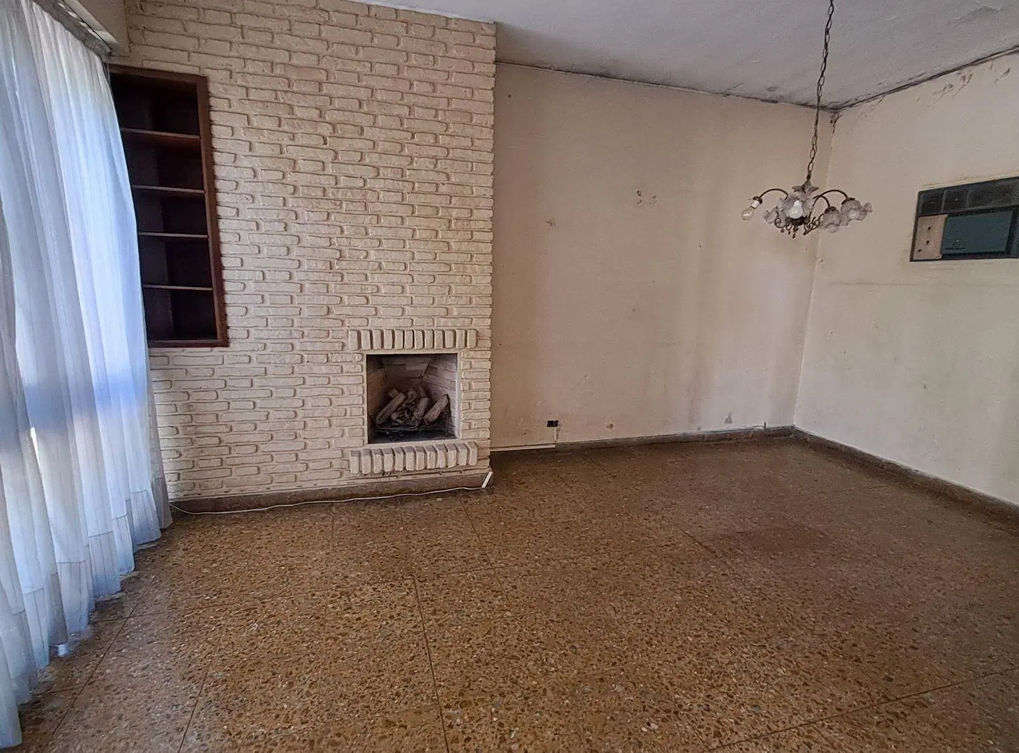 VENTA CASA CON TERRAZA Y COCHERA LANUS OESTE 8