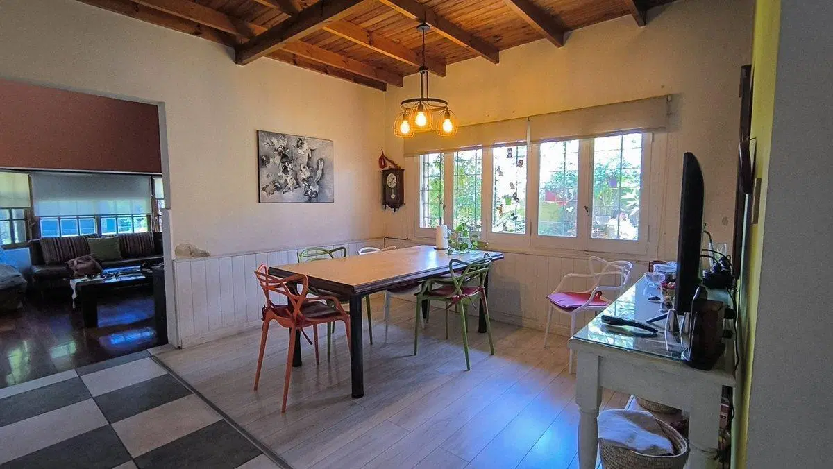 VENTA DE CASA 5 AMBIENTES ADROGUE CENTRO PILETA 4