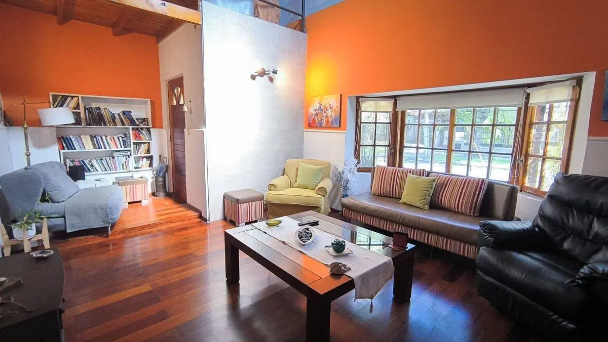 VENTA DE CASA 5 AMBIENTES ADROGUE CENTRO PILETA 5