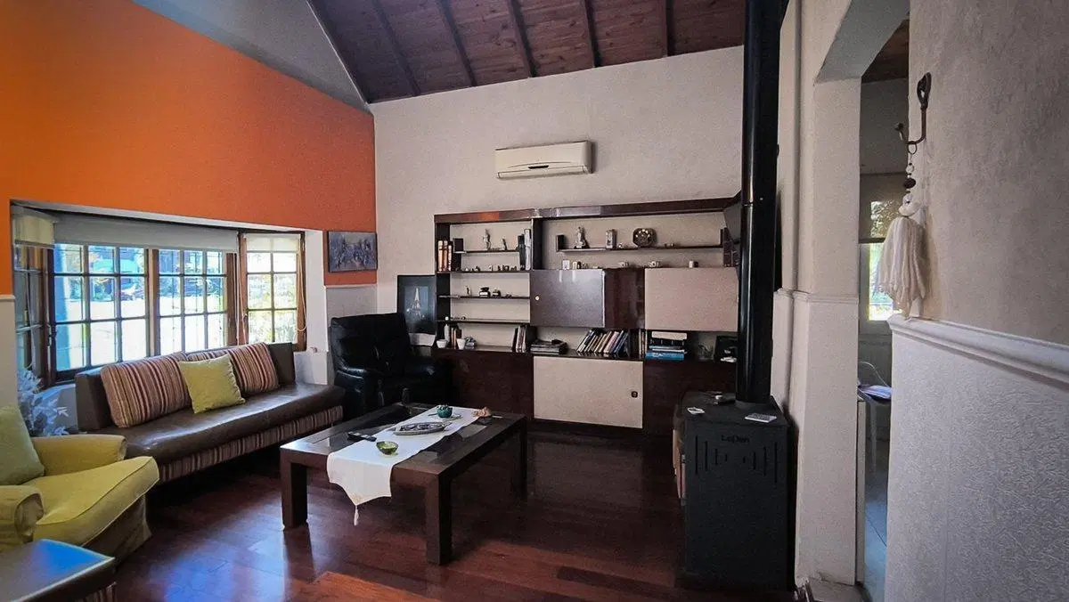 VENTA DE CASA 5 AMBIENTES ADROGUE CENTRO PILETA 3