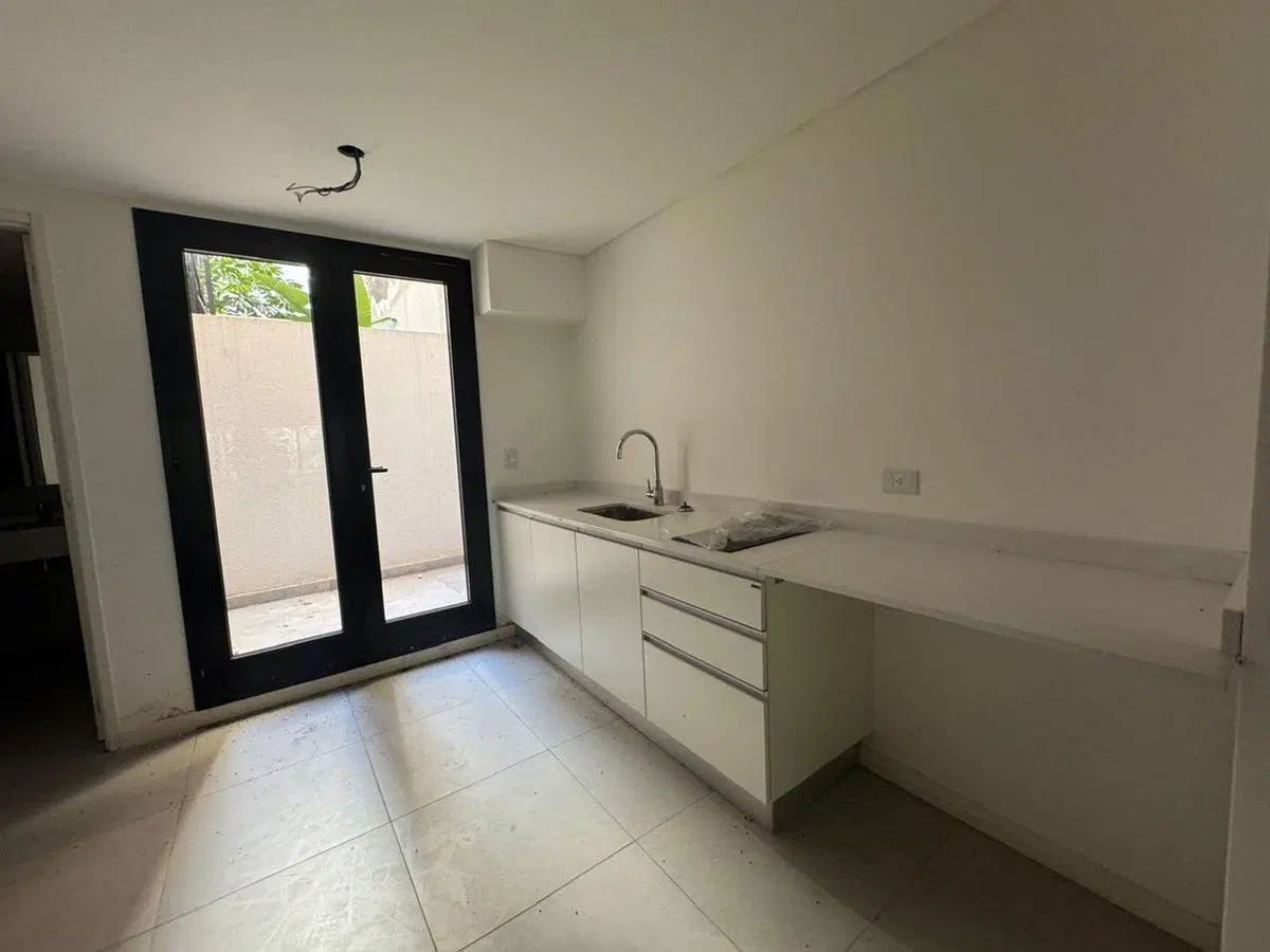 VENTA OFICINA A ESTRENAR RECOLETA 5