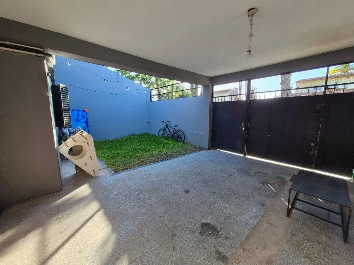 CASA DE 3 AMBIENTES EN VENTA EN LANUS CON TERRAZA 4