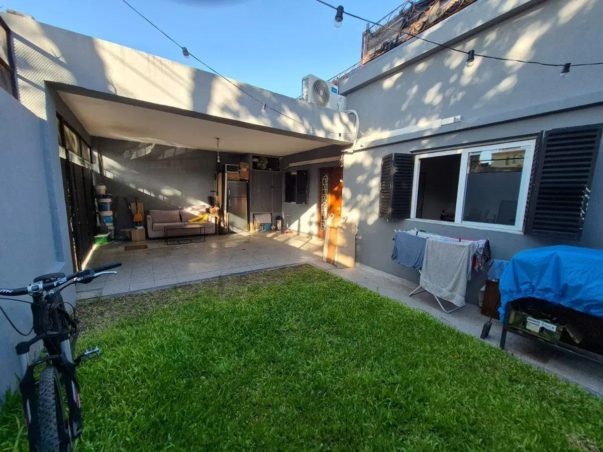 CASA DE 3 AMBIENTES EN VENTA EN LANUS CON TERRAZA 2