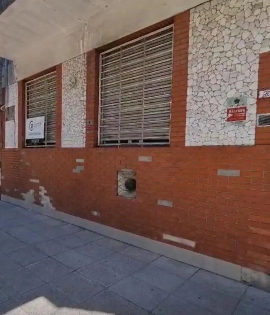 Venta casa 7 amb. a refaccionar  Parque Chacabuco 2
