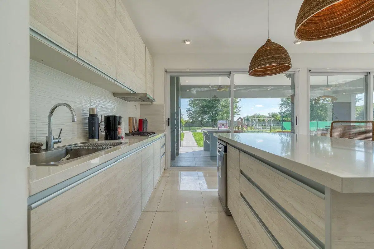 EXCELENTE  CASA  EN HARAS DEL SOL PILAR 3