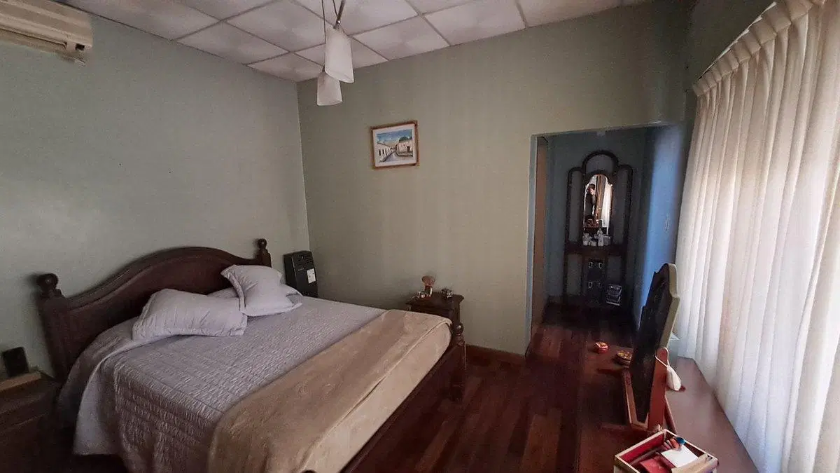 VENTA CASA 5 AMBIENTES COCHERA JARDIN MONTE GRANDE 3