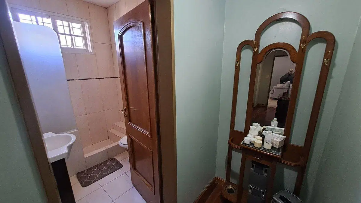 VENTA CASA 5 AMBIENTES COCHERA JARDIN MONTE GRANDE 5