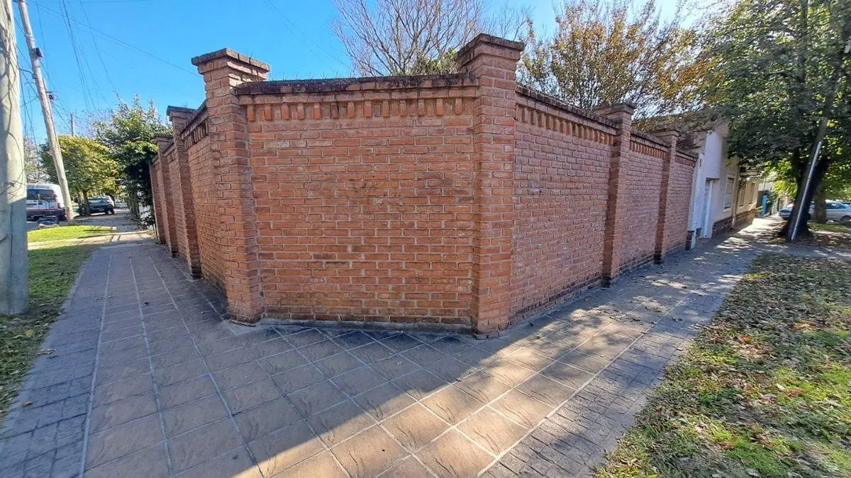 VENTA CASA 5 AMBIENTES COCHERA JARDIN MONTE GRANDE 2