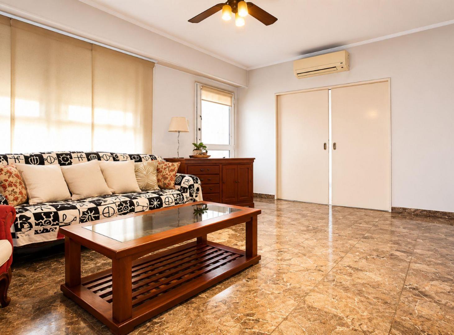 VENTA CASA 5 AMB PATIO TERRAZA COCHERA