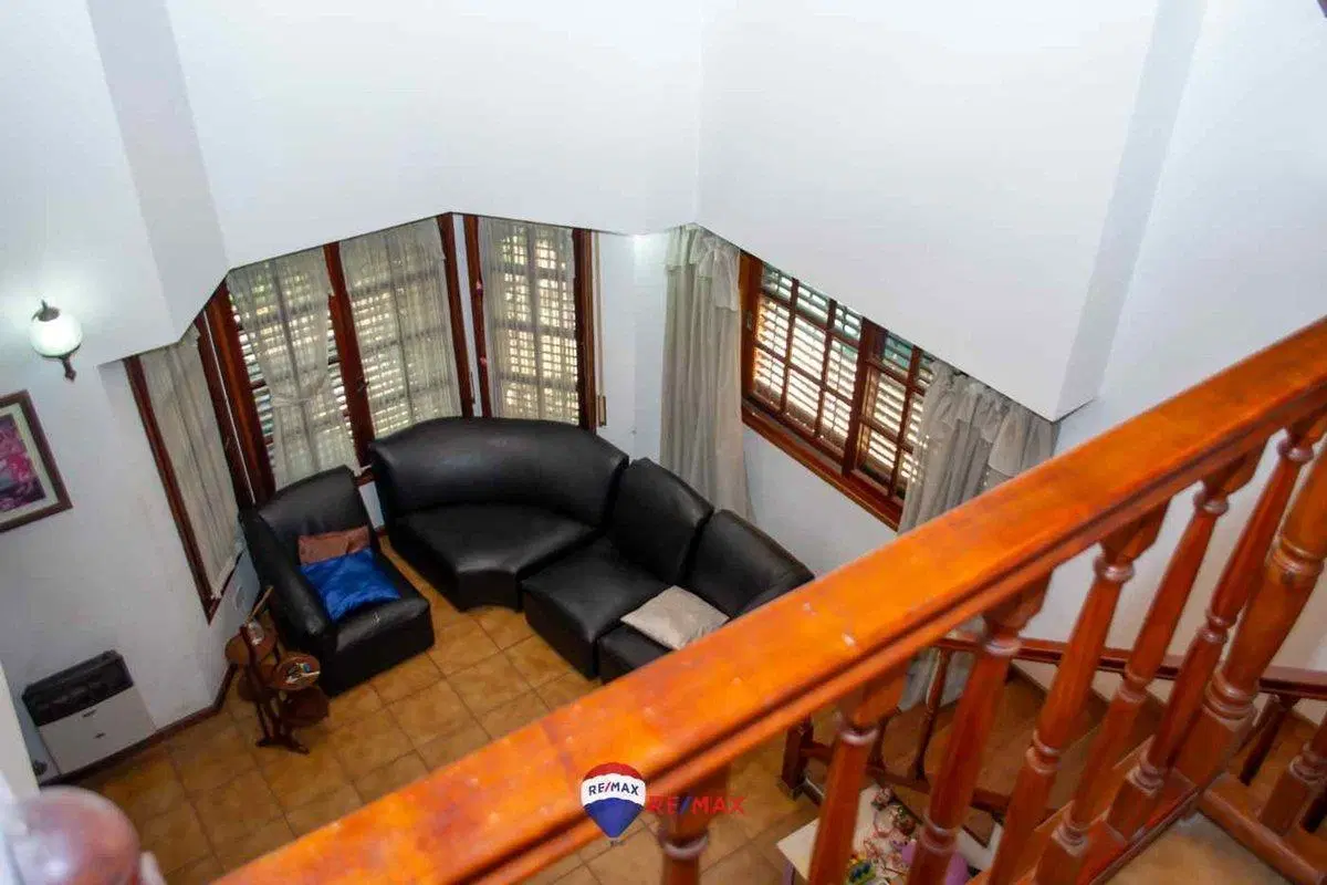 CASA 5 AMB TERRENO 724 M2 PILETA MUÑIZ 4