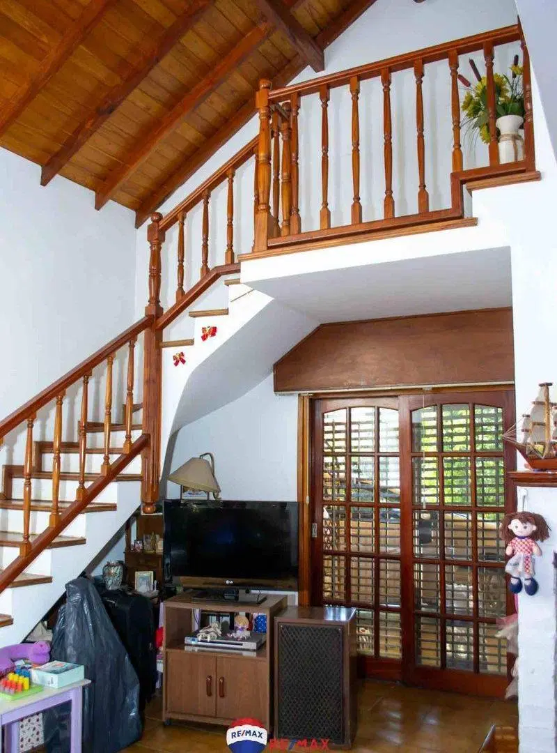 CASA 5 AMB TERRENO 724 M2 PILETA MUÑIZ 8