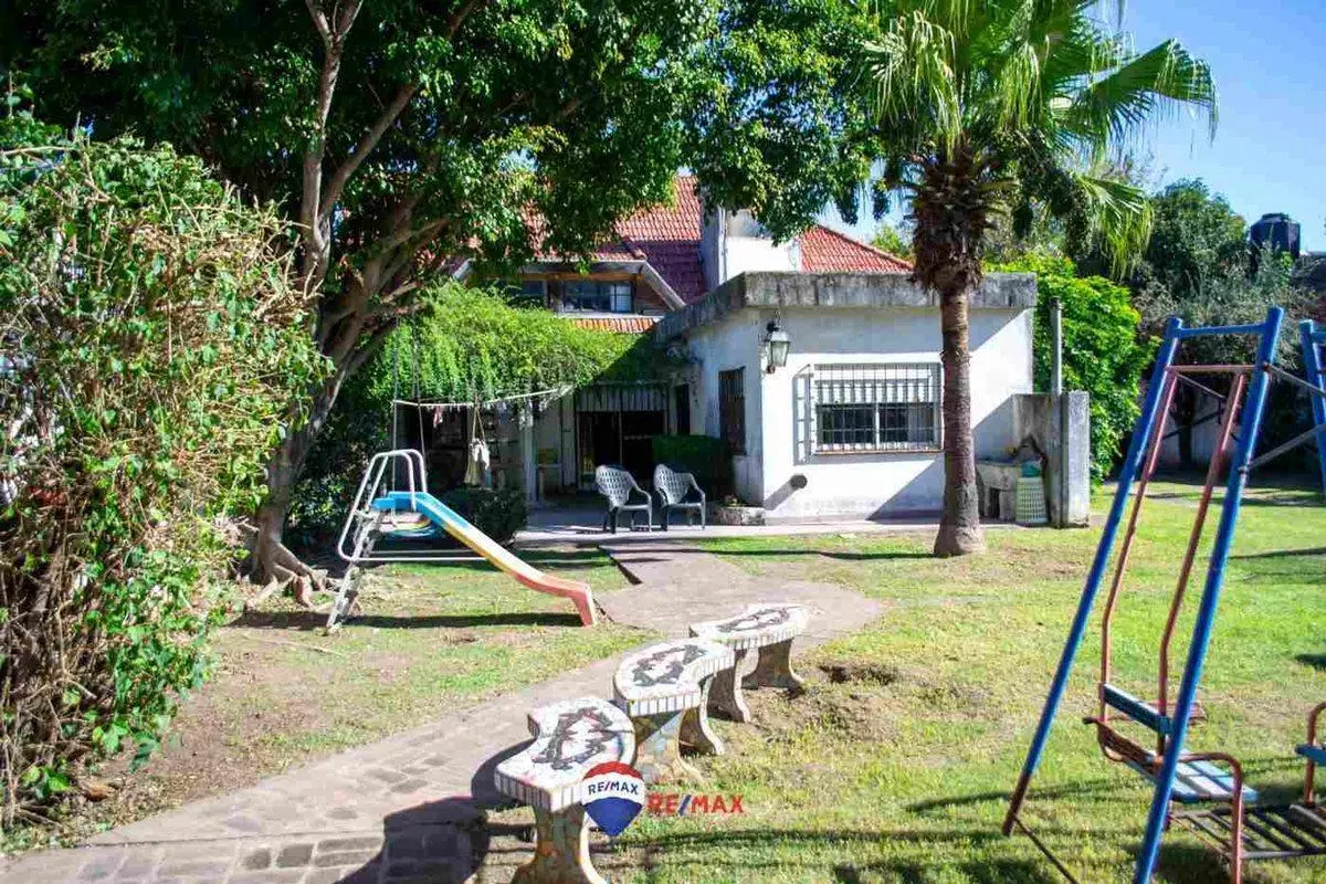CASA 5 AMB TERRENO 724 M2 PILETA MUÑIZ 2