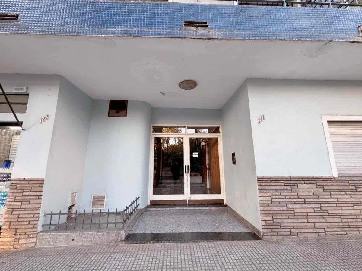 VENTA 3 AMB BALCON AL FRENTE VELEZ SARSFIELD 5