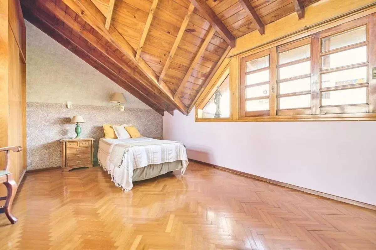 VENTA CASA 5 AMBIENTES PILETA JARDIN QUINCHO BANF 3