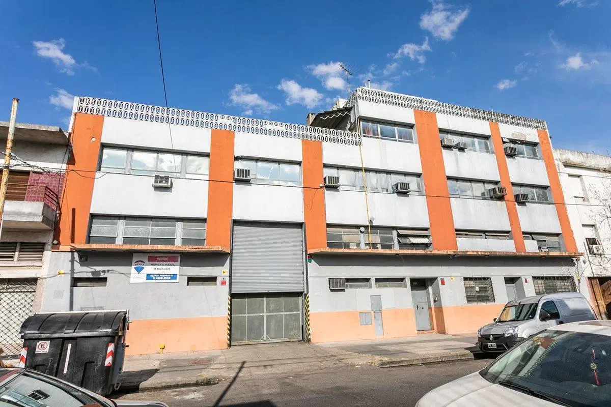 IMPORTANTE INMUEBLE COMERCIAL/INDUSTRIAL V. DEVOTO 4