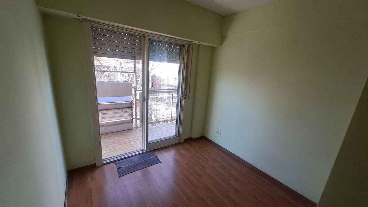 VENTA DEPARTAMENTO FRENTE CON BALCON 4