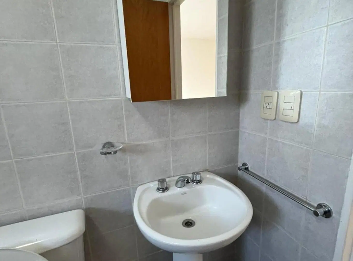 ALQUILER DEPARTAMENTO 3 AMBIENTES BALCON COCHERA 4