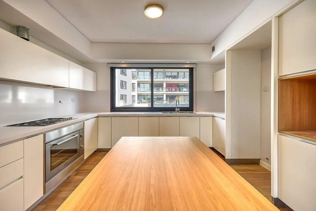 PISO AL RIO AMENITIES PREMIUM CATEGORIA 3