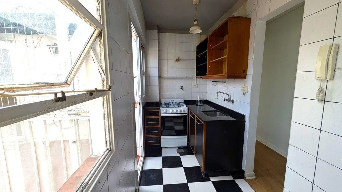 VENTA 2 AMB RECOLETA CON BALCON MUY LUMINOSO 4