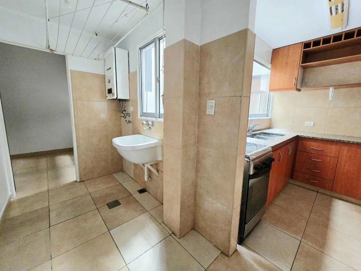 VENTA DPTO 4 AMB DEPENDENCIA COCHERA RECOLETA 5